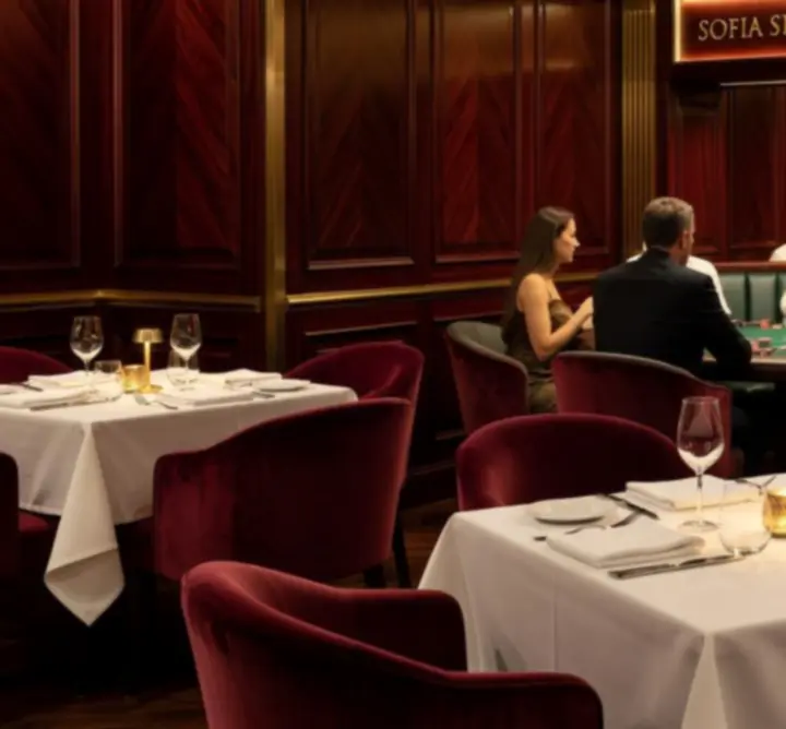 Елегантна вечеря и покер маси в Sofia Spade Bistro